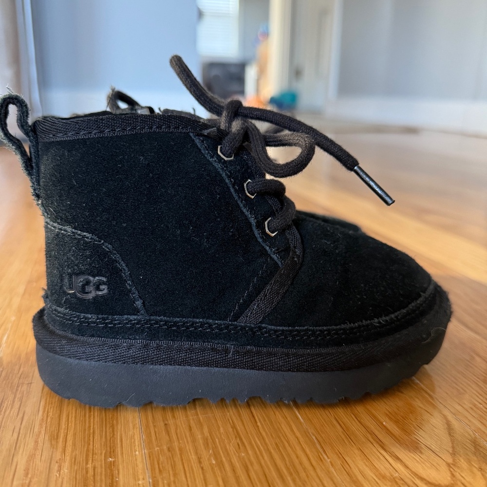 UGG neumel toddler